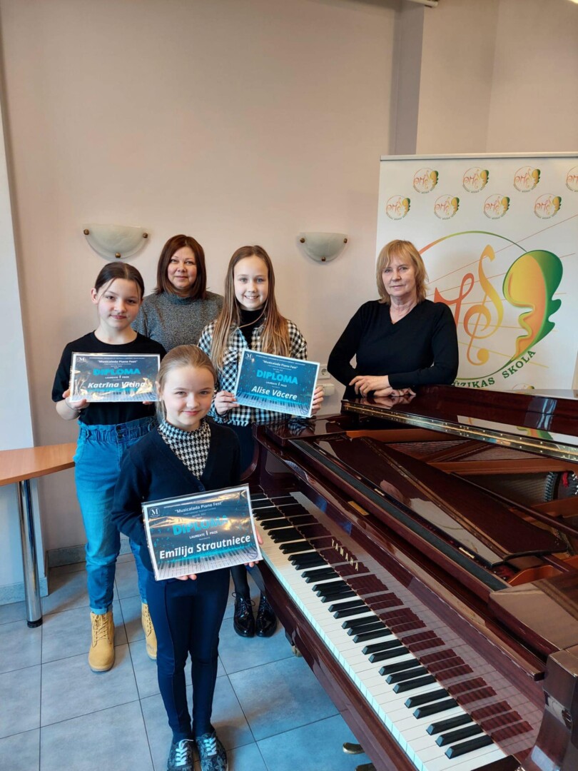 Trīs I vietas dažādās vecuma kategorijās jauno pianistu konkursā!!!